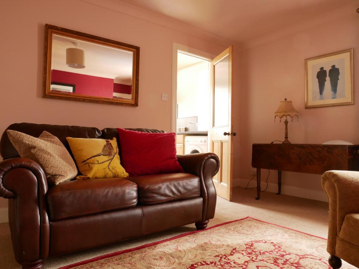 Cosy First Floor Flat In Central Forfar Exterior foto